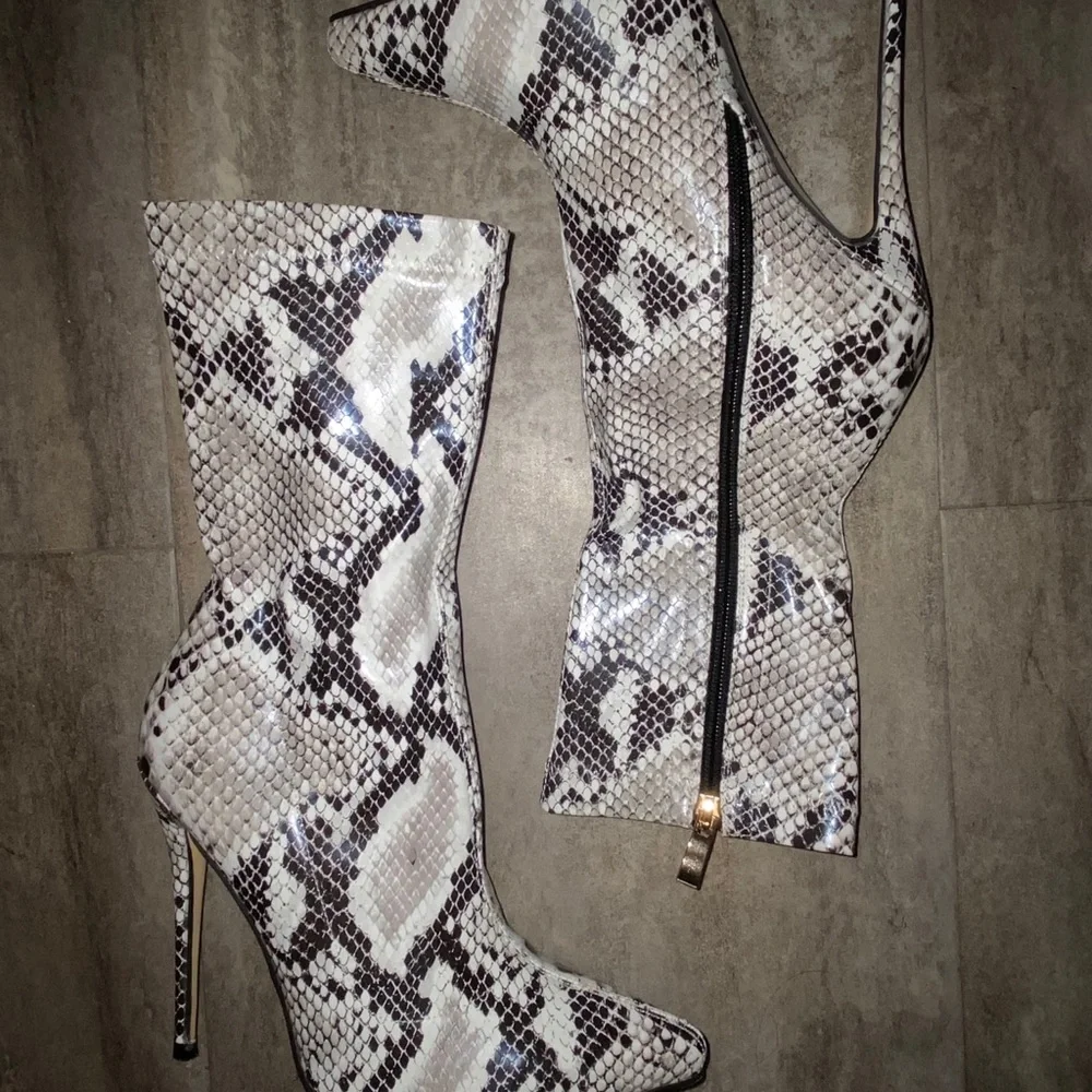 Simmi Snakeskin boots - Picture 6 of 7